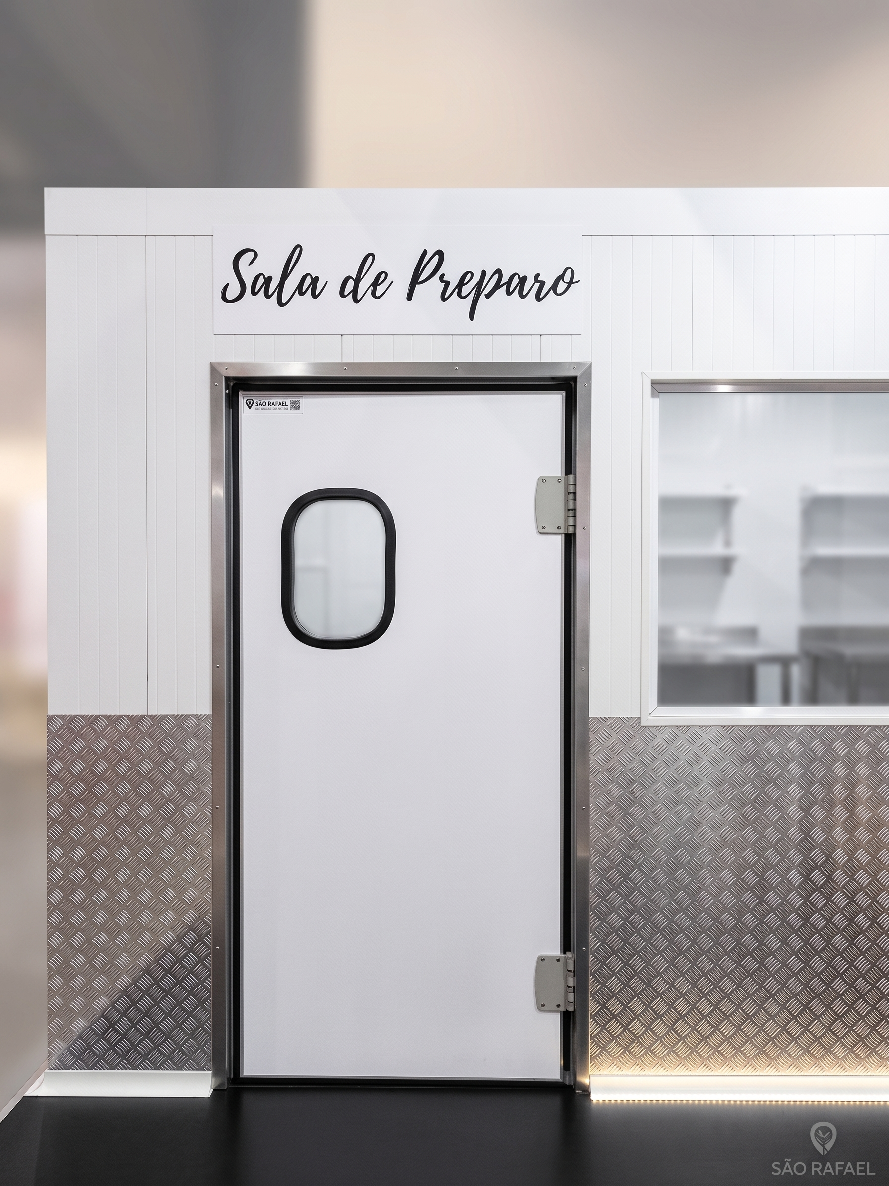 Porta vai e vem para cozinhas industriais e restaurantes